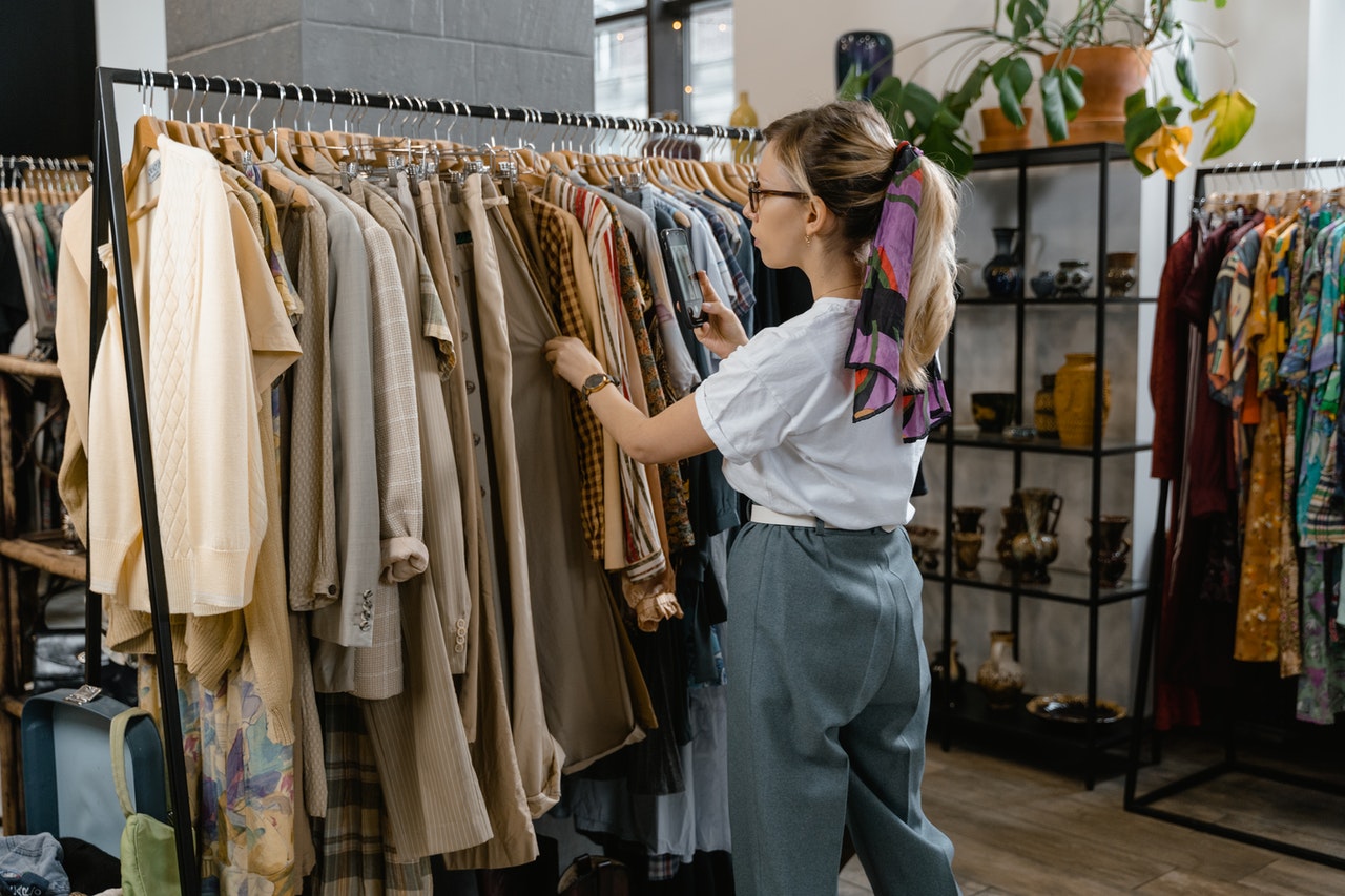 The Step-by-Step Guide to Launch Your Own Clothing Shop